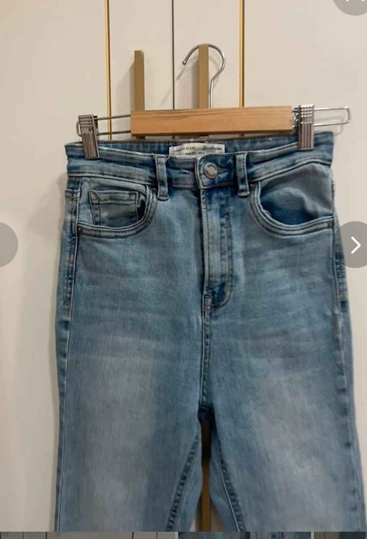 Vaqueros Campanas stradivarius y bershka