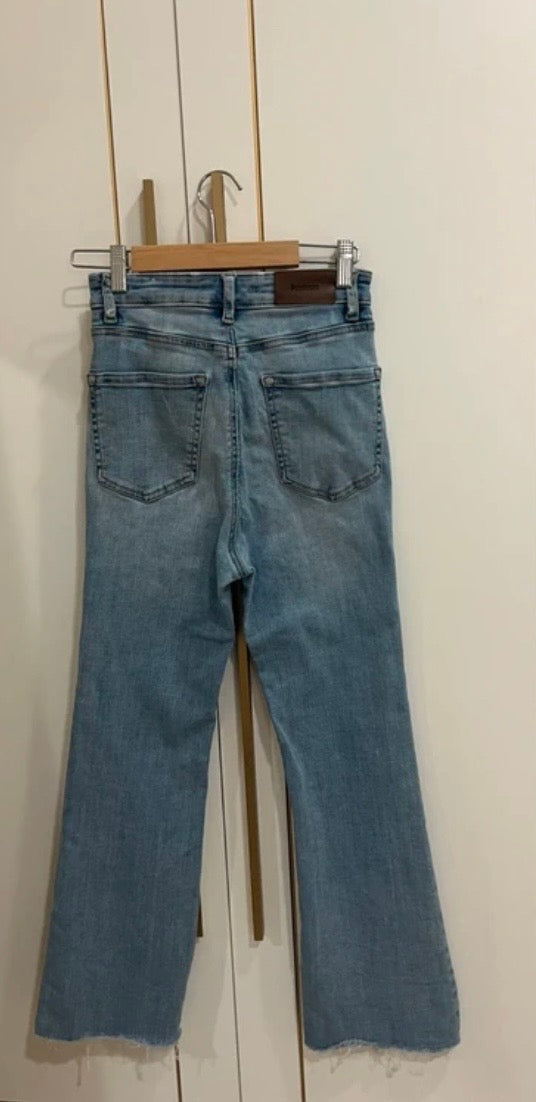 Vaqueros Campanas stradivarius y bershka